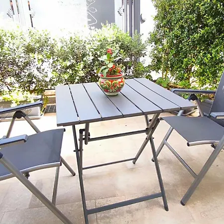 ヴィラ La Trinacria *